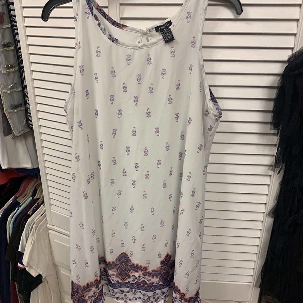 Rue21 white floral summertime dress size XL